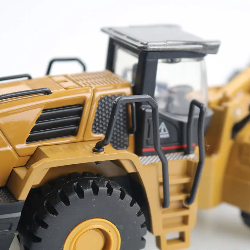 HUINA Alloy Toys 1:50 Scale Diecast Model Mechanical Loader Bulldozer Toy Model Engineering Construction Car  Boys Gifts