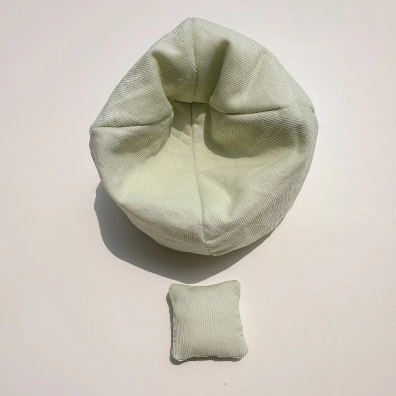 Title:

Labubu Mini Sofa – Cute Plush Chair for 15–17cm Labubu-Style Dolls