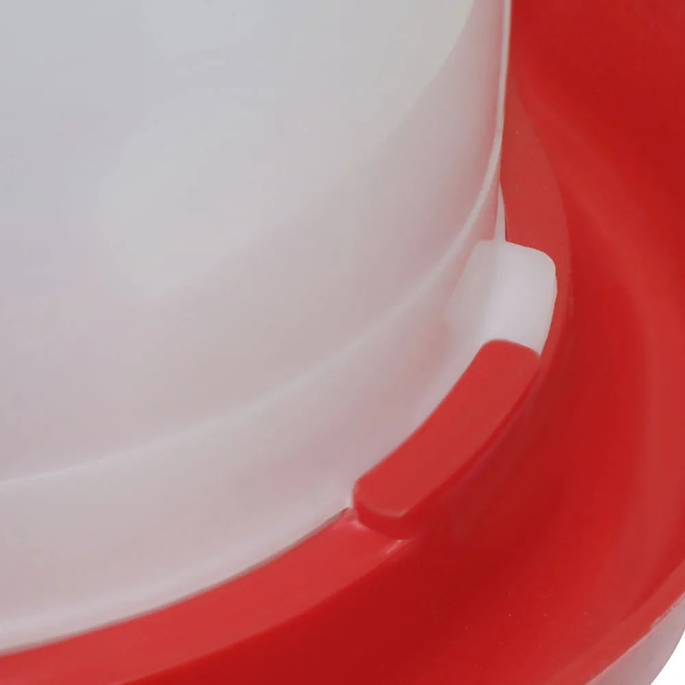 2L plastic water dispenser for poultry and chicken coops Drinking water equipment for poultry and pet farming on farms