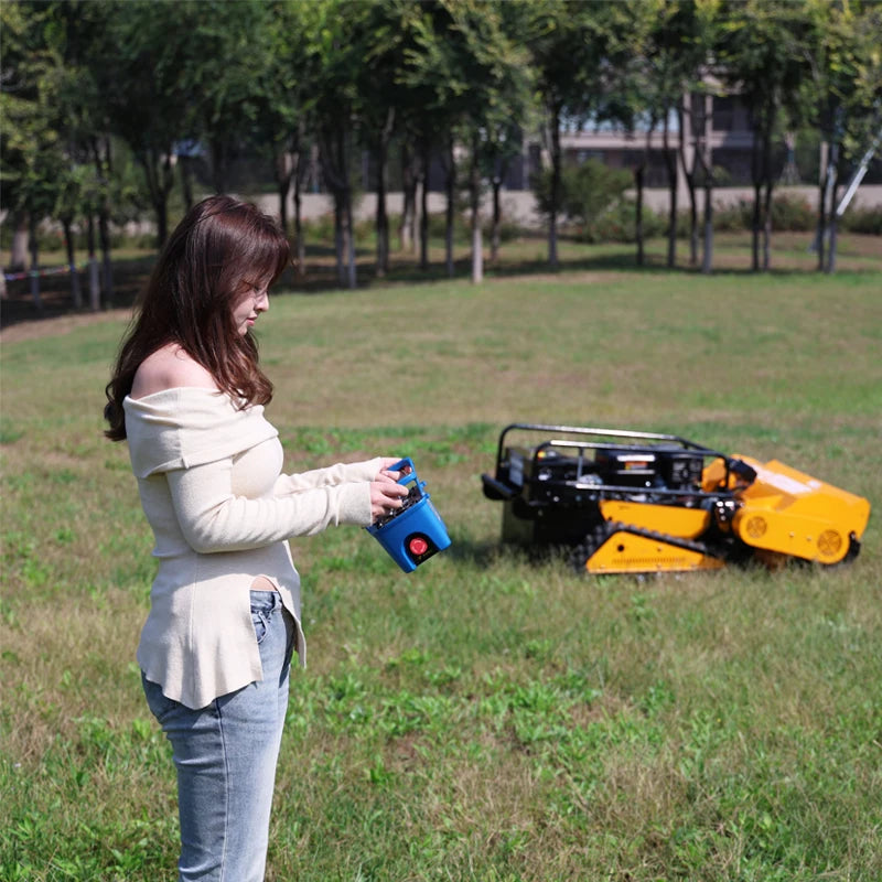 CustomizedAll-Terrain  Pulverizer Lawn Mower Self-Propelled Remote Control Intelligent Automatic Crawler Farm Engine For Grass