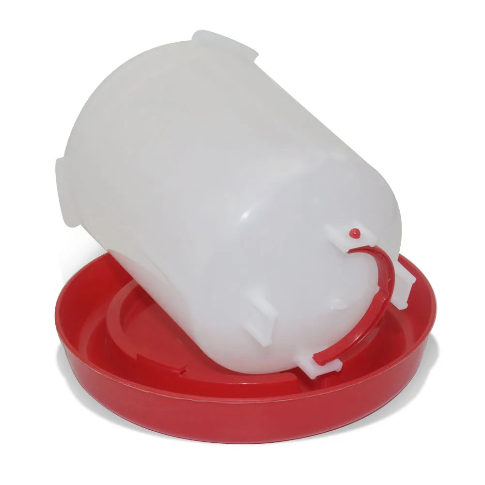 2L plastic water dispenser for poultry and chicken coops Drinking water equipment for poultry and pet farming on farms