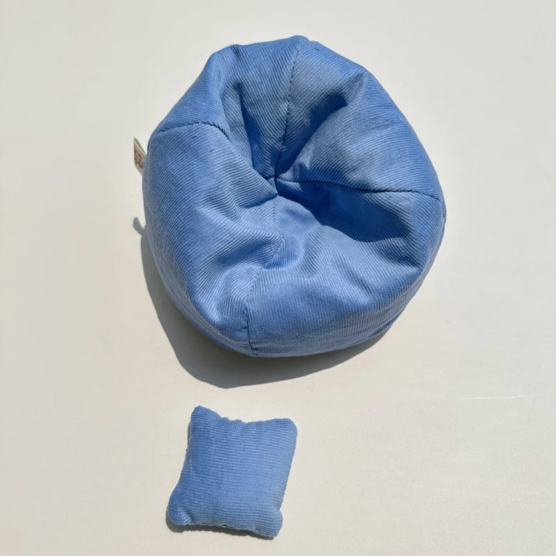 Title:

Labubu Mini Sofa – Cute Plush Chair for 15–17cm Labubu-Style Dolls